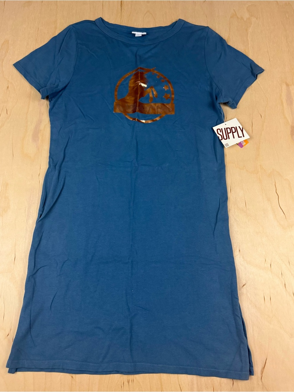 LuLaRoe Teal Short Sleeve Crewneck long tee with Metallic Unicorn Graphic